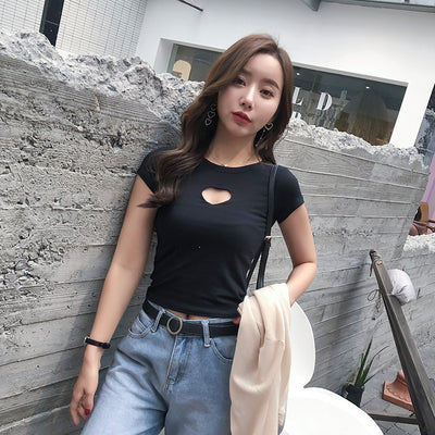 Round neck heart-shaped hollow T-shirt for women